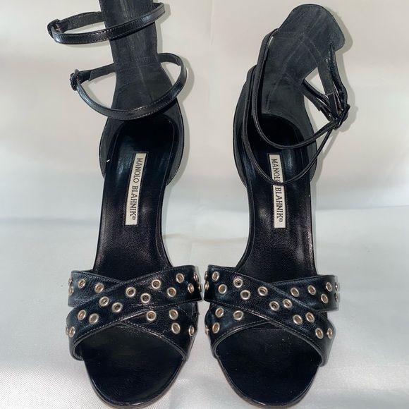 Manolo Blahnik - Picture 2 of 6